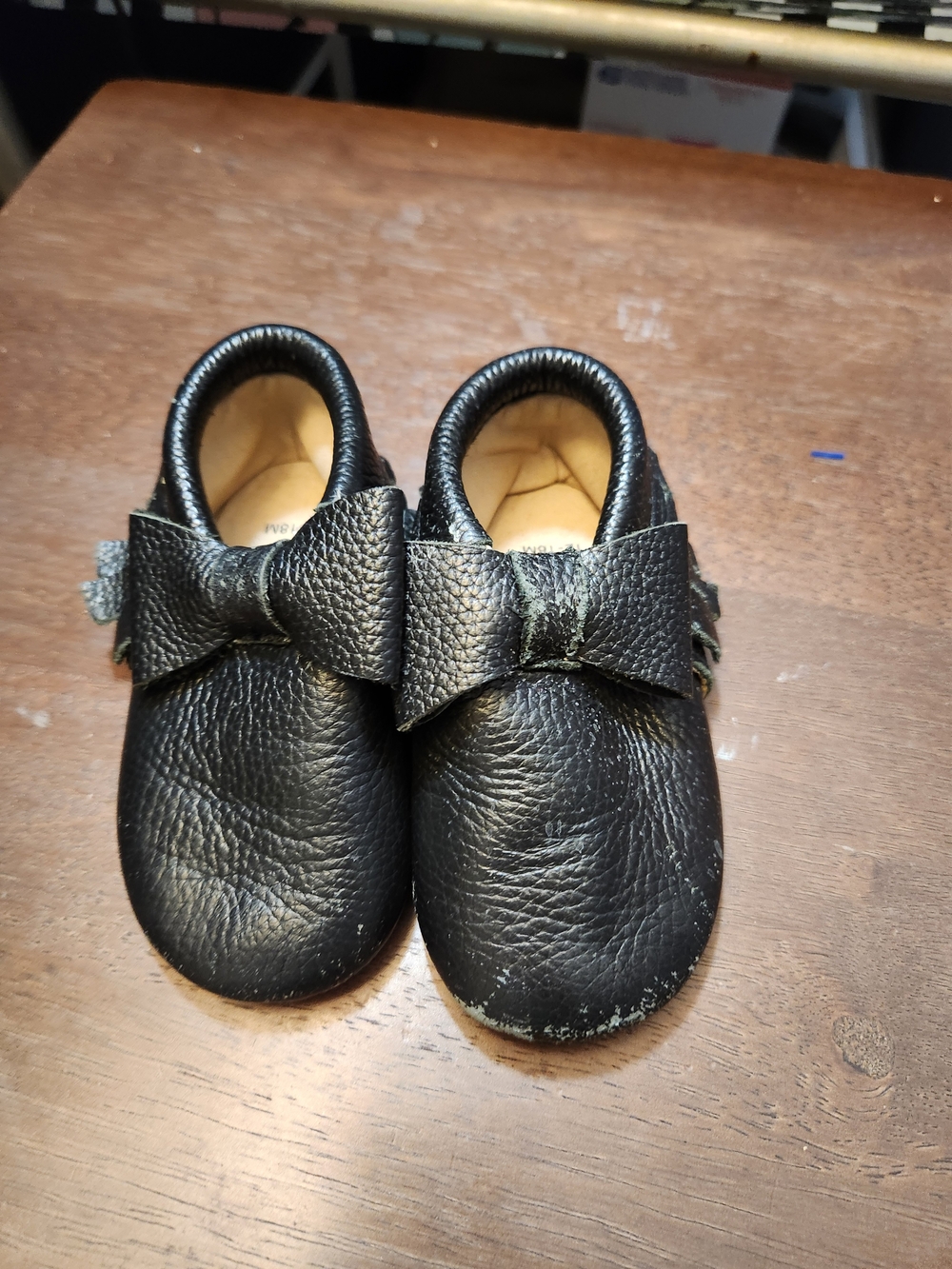 Monkey Feet Black Leather Bow Baby Slip-On Shoes
